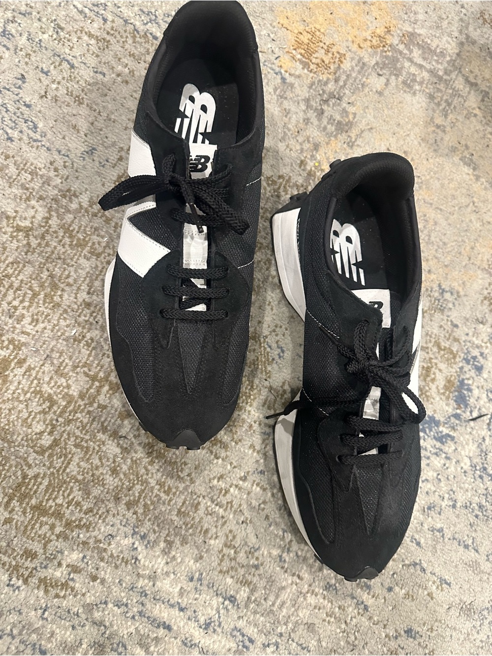 New Balance Black and White Men's Lightweight Runner Sneakers